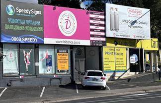Be Seen on One of Tauranga's Busiest Corners