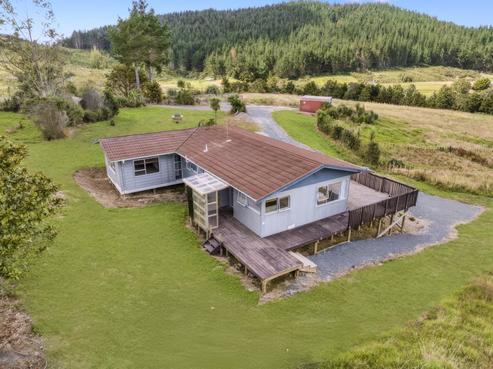 60 Ross Road, Topuni