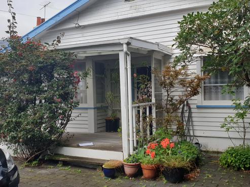112 Waiwhetu Road, Waterloo