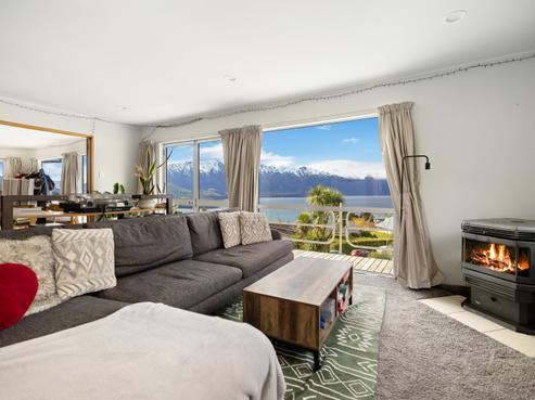 32 Avalon Crescent, Fernhill/Sunshine Bay