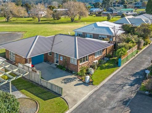 8 Garden Grove, Tairua