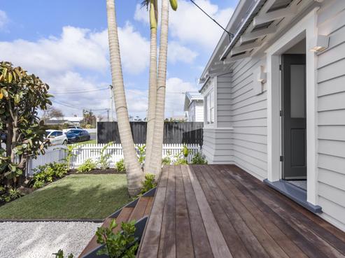 16 Moa Road, Point Chevalier