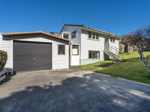 62 Franklyn Road, Tawa