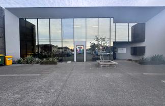 Central Hastings first floor office