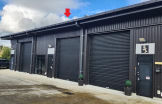 Modern unit in prime Tauriko location