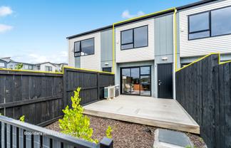 2/16 Clara Road, Silverdale