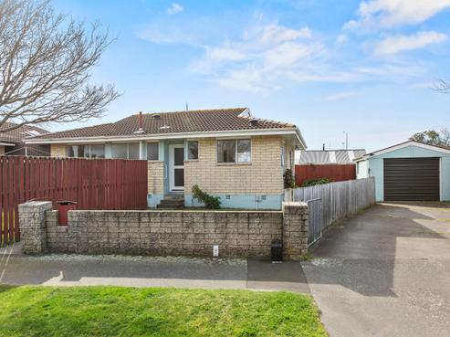 2/68 Kawau Crescent, Bromley