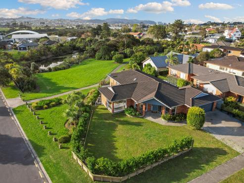 1 Neaptide Close, Red Beach