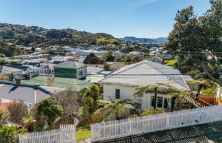 8 Blythe Street, Berhampore