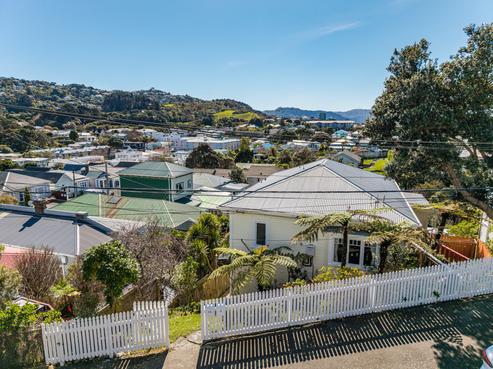 8 Blythe Street, Berhampore