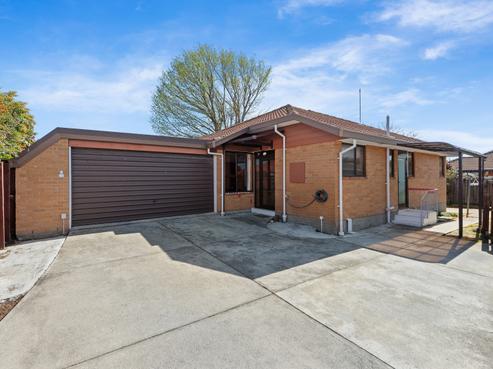 2/12 Algie Place, Avonhead