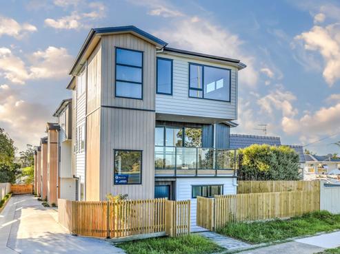 858C East Coast Road, Oteha