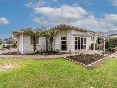 53 Splitt Avenue, Glenview