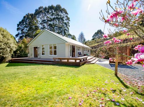 5C Janet Frame Way, Whitemans Valley