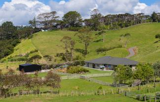 200e Valley Road, Waimauku