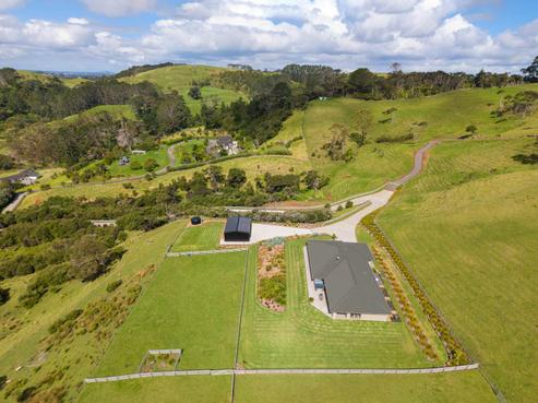 200E Valley Road, Waimauku