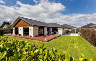 6 Dakota Place, Burleigh