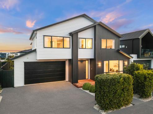 16 Headsail Drive, Long Bay