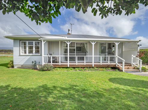 57 Kuku Beach Road, Manakau