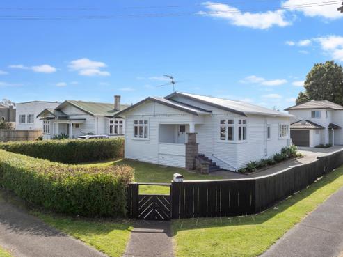 83 Hastie Avenue, Mangere Bridge