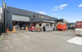 Freehold Industrial Investment with immediate cash flow