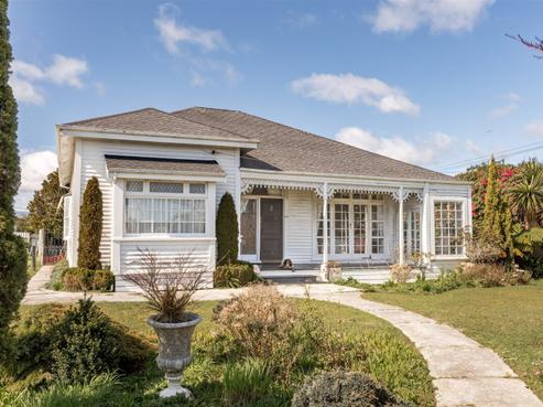 143 Russell Street, Westport