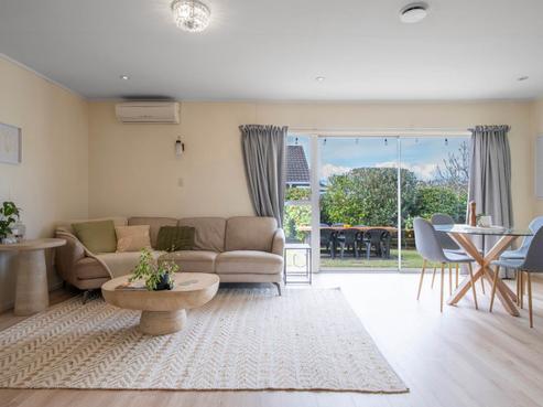 1/957A Beach Road, Torbay