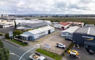 Patiki Road Gantry Warehouse + 3 Phase Power