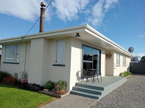 4 Carlyle Street, Tuatapere