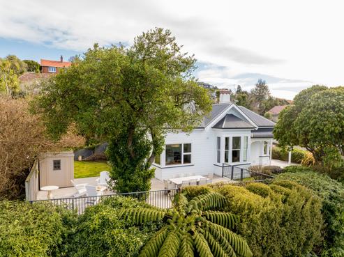 2 Melrose Street, Roslyn