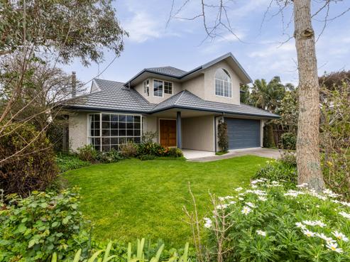 70 Whiting Crescent, Greenmeadows