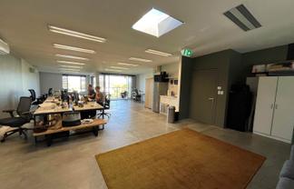 POLISHED GREY LYNN OFFICE WITH VIEWS
