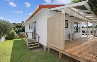 17a Leaming Place, Clarks Beach