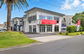 Substantial Road Frontage Unit