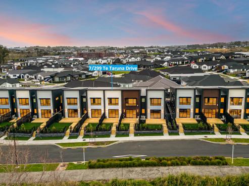 7/299 Te Taruna Drive, Wainui