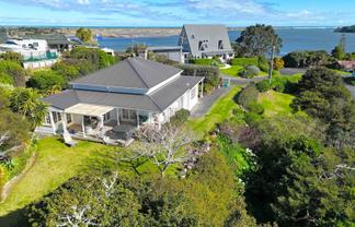 1 Cobourne Place, Port Waikato