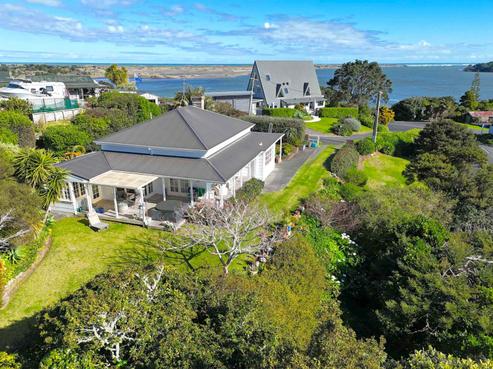 1 Cobourne Place, Port Waikato