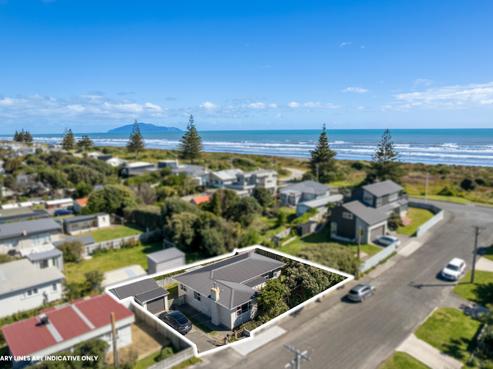 4 Kowhai Street, Otaki Beach