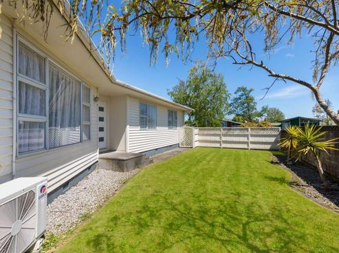 17 Abraham Crescent, Milson
