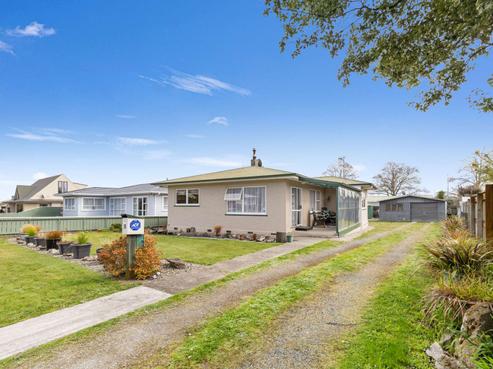38 Tennyson Crescent, Stoke