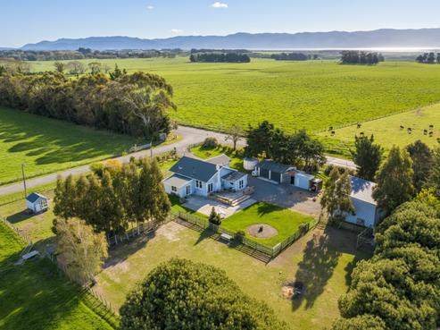 693 Kahutara Road, Featherston