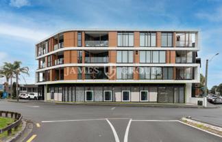 RARE HIGH-QUALITY TURNKEY CLINIC OPPORTUNITY