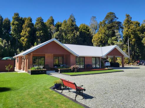 8 Hurren Place West, Kumara