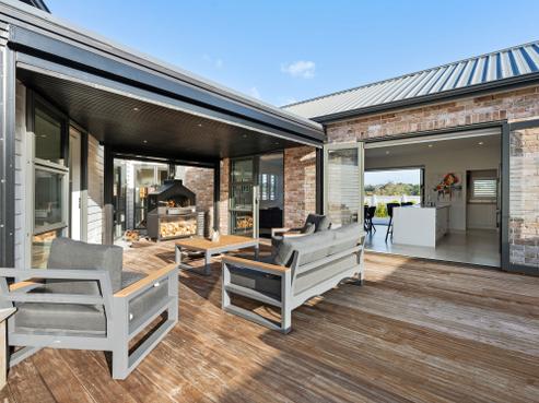 47 Angiangi Crescent, Beachlands