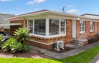 1/17 Woodall Place, Totara Vale