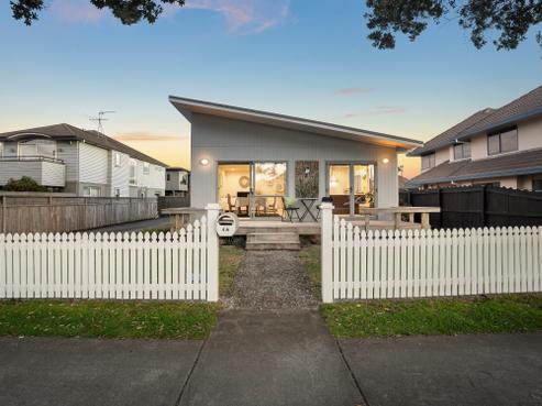 4A Eastern Beach Road, Eastern Beach