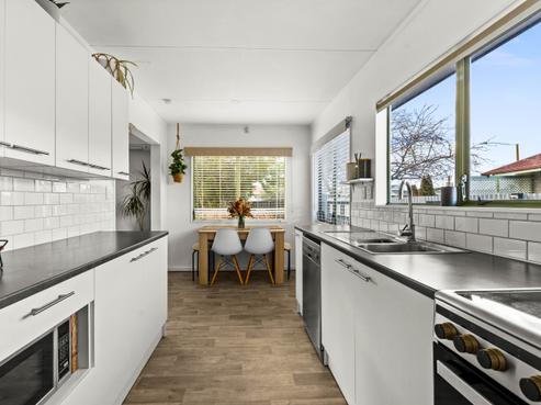 7 Ted Harpur Place, Onekawa