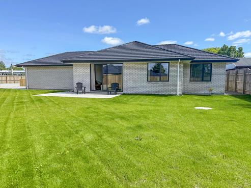 3/93 Harley Street, Solway