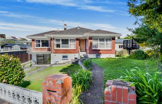 35 Hinton Avenue, Forest Lake