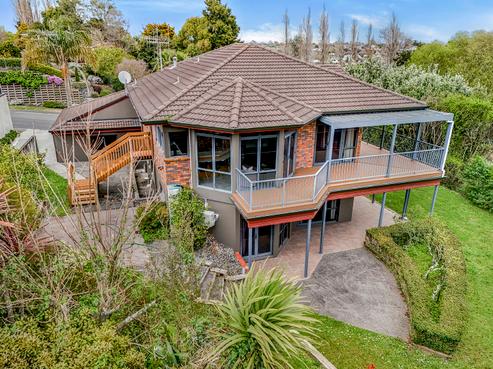 1 Harrowfield Drive, Harrowfield